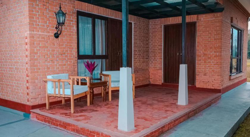 Miraaya Wellness And Golf Resort Chitwan Exterior foto