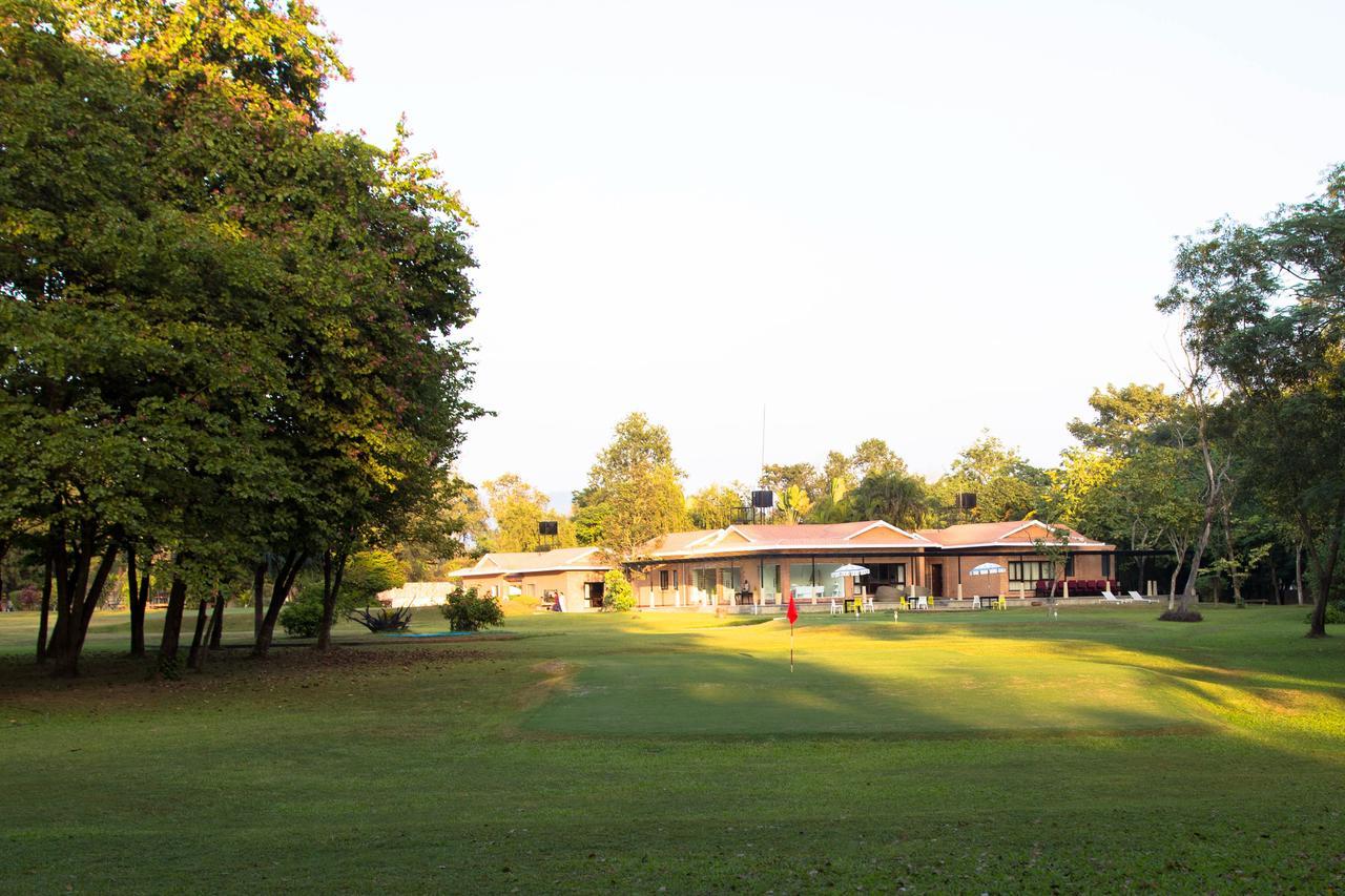 Miraaya Wellness And Golf Resort Chitwan Exterior foto